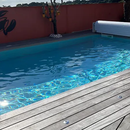 Le Clos Du Lupin فندق مبيت وإفطار *